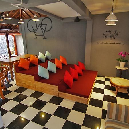 Kayun Hostel Downtown Kuta Lombok Exterior foto