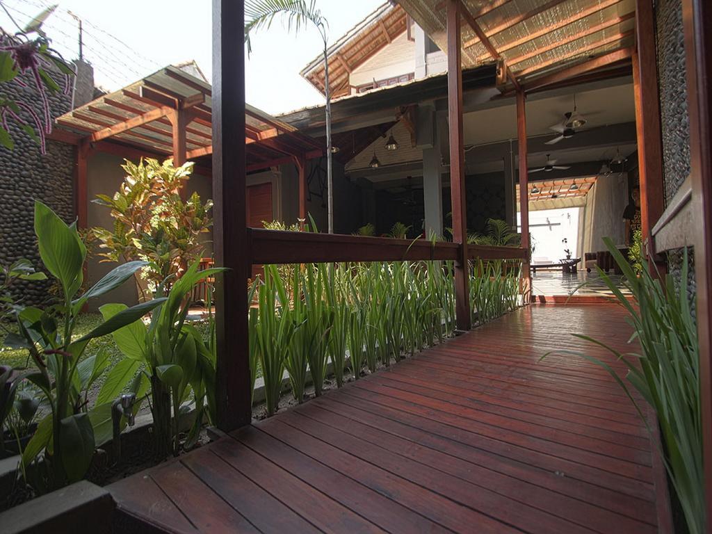 Kayun Hostel Downtown Kuta Lombok Exterior foto